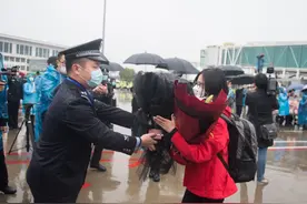 黄旭华、李兰娟证婚，无锡警医夫妻办了场“史上最盛大婚礼”图片