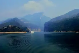 三峡豪华游轮船票的费用都包含哪些服务？图片