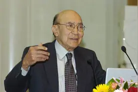 电脑发明的核心人物，是一位中国天津人，被美国刻意隐藏35年图片