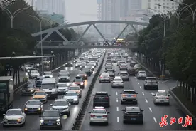 武汉车辆保有量全国排第八，一大半鄂A车主是外地人图片