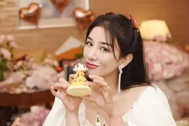 遭前夫曝光裸照，抢走女儿：黄毅清被判15年后，黄奕涅槃重生了图片