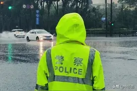 暴雨天，他们“如约而至”为你奔赴而来！图片