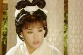 65岁刘晓庆近照曝光，面部僵硬颜值大变，她什么时候肯接受老去图片