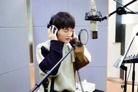 一个月发了七首歌曲，周深的资源为什么会这么好？图片