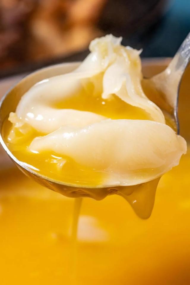 火锅店吃的有黄有稠的花胶鸡锅 2026年火锅店的花胶鸡汤 浓稠