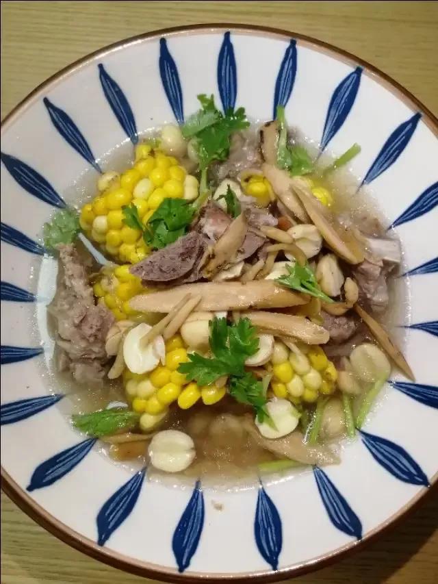 花胶炖清补凉 花胶炖清补凉汤的做法