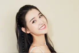 风情万种，漂亮迷人!（美女欣赏）图片