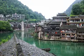 凤凰古城到底是从铜仁过去还是从怀化过去近，原来我一直都弄错了图片
