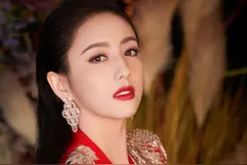春晚名场面：佟丽娅比芯好美！刘涛飙高音，岳云鹏比7被争相模仿图片