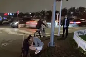 海航空姐寒风中瑟瑟发抖，快递小哥被打后顺丰撑腰图片