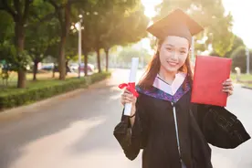 大学入党详细流程，大一新生想要入党，人缘和能力同样重要图片