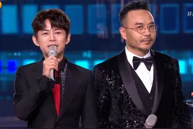 快乐家族风波后再同台！维嘉搀扶吴昕上台，何炅情绪失控泪洒舞台图片