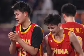 时隔29年！中国篮球再拿奥运奖牌，女篮4人抱头痛哭，杜锋送祝贺图片