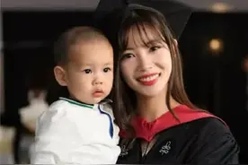 浙江女孩鲁林希：拒绝清华北大，大学怀孕产子，22岁带娃哈佛毕业图片