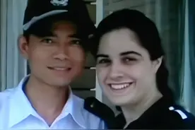 35岁河南大叔在学校门口当保安，娶到校内漂亮的美国女老师图片