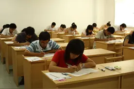 “参公人员”是公务员吗？两者之间有哪些区别？学生报考时需注意图片