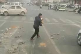 获奖！洛阳小伙徒手清理路面碎石，获得天天正能量特别奖图片