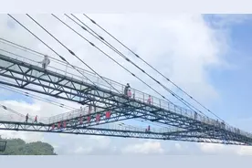 刺激天空悬廊“万盛梦幻奥陶纪”图片