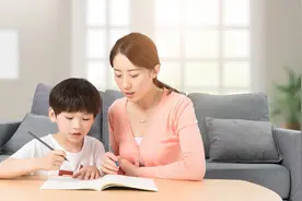 有远见的父母，会在把握好原则之外，给孩子足够的自由图片