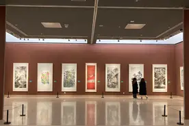 中国美术馆三展齐开，观众雪中观展热情高图片