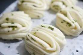 这种馒头少给孩子吃，自己在家做花卷，宝宝爱吃又健康~宝宝辅食图片