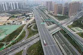 元朔大道--西铜路立交建成通车 提升高铁新城交通疏解能力 为十四运会提供交通保障图片