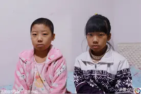 中年夫妻喜生双胞胎女儿，数年后双双患癌，母亲含泪为女寻生路图片