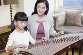 女孩子喜欢音乐，如何选择适合的乐器呢？图片