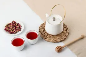 泡茶时要不要先洗茶？什么茶不用洗？洗茶真能洗掉脏东西吗？图片
