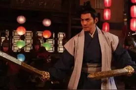 秦琼天生神力，手持双锏真有130斤重？换成现代重量后哭笑不得图片