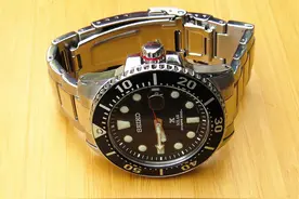 精工和东方双狮哪个好，一千元的精工机械表怎么样图片