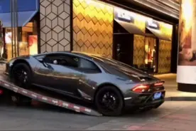 王思聪成都度假，豪车也托运，酒吧一夜消费16万，你怎么看？图片