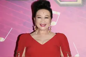 一起参观薛家燕的豪宅，出道60年心态仍年轻，家中还是布艺沙发图片
