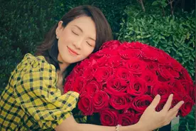 明星夫妇520集体秀恩爱：章子怡甜晒大束玫瑰，郭麒麟获继母表白图片