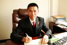 七旬母亲状告四子女， 斯文法官为何当庭“发飙”？（视频）图片
