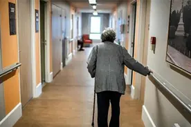 养老院是最佳之所？一个老人自述：不要把最后的生命浪费在养老院图片