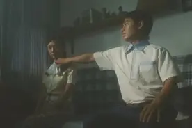 《蛋炒饭》│影帝黄渤出演中国阿甘，谁跟女朋友亲热让朋友把门啊图片