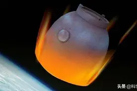 飞船升空时也要穿过大气，为何只有返回时才会燃烧？燃烧是种保护图片