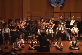 听乐团演奏植物大战僵尸主题曲，却被孩子们萌翻了图片