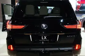 雷克萨斯LX570黑武士，强大气场无可撼动，黑色才真是王道图片