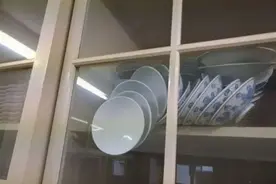 救命，碗可咋拿出来啊图片