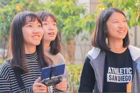 女孩估分628分，父亲大摆宴席邀亲朋好友庆祝，成绩出来叫人意外图片