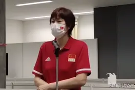 郎导哭了！“我负主要责任，我向全国球迷说声对不起”图片