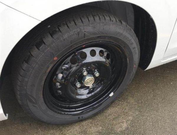 第四代飞度8.18万起售，六款车型选哪款？低配堪称“毛坯车”