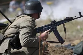 现代步兵史上划时代的成就之一——STG44突击步枪图片
