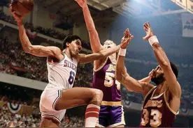 魔术师总结NBA最伟大的3个进球，都是魔鬼操作，一般人学不来图片