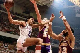 魔术师总结NBA最伟大的3个进球，都是魔鬼操作，一般人学不来图片