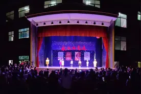 隆回县六都寨镇小精灵幼儿园举办“永远跟党走”庆祝中国共产党成立100周年暨六一大型文艺晚会图片