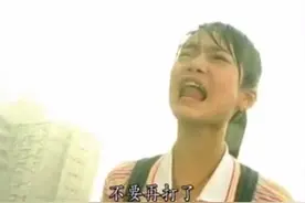 史诗级迷惑，那些年剧中强行下过的大雨，我脑袋上的问号堆积如山图片