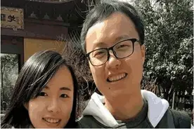 小伙第一次见岳母，却感到似曾相识，回家翻开相册直呼缘分巧妙图片